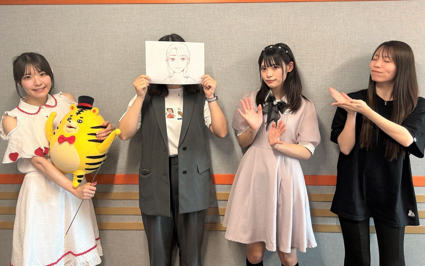 7/10のアニ☆ジュエル 　オープニングソングは「ヤミと帽子と本の旅人」の「瞳の中の迷宮」です♪