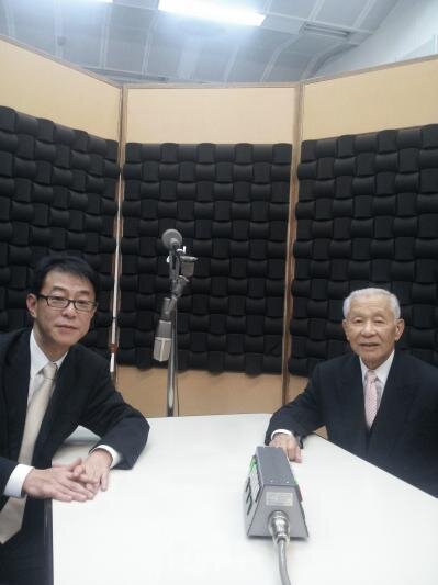 代表取締役会長兼CEOの粕谷さまと。