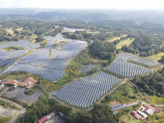 1_福島石川太陽光発電所.jpg