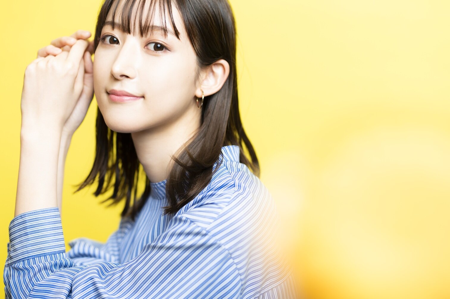 山崎あみアー写　サイズS.jpg