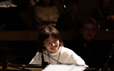 400x248_YokoSuzuki.jpg