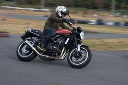 ステップ堀田　Z900RS