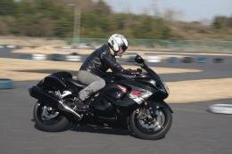 GSX1300R Hayabusa　えぬこ　ステップ堀田