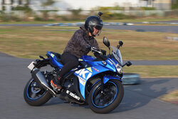riders_221227_4.JPG