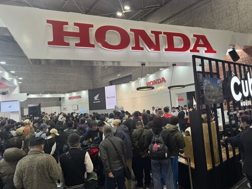 HD03vT5acAEqLnL.jpg