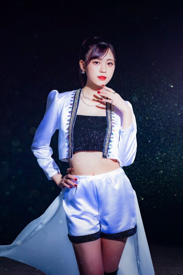 阿部菜々実.jpg