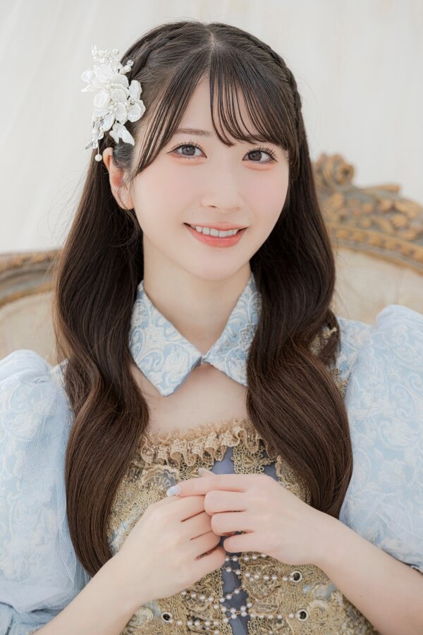 石田晴香_アー写.jpg